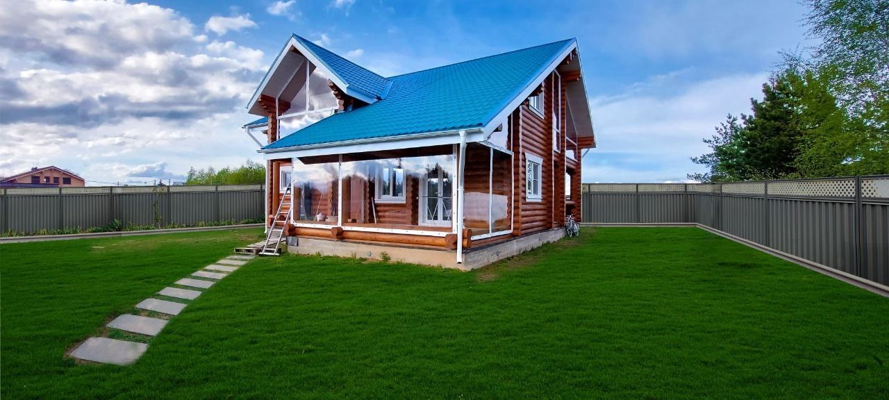 Мягкие окна на веранде загородного дома в Радице-Крыловке